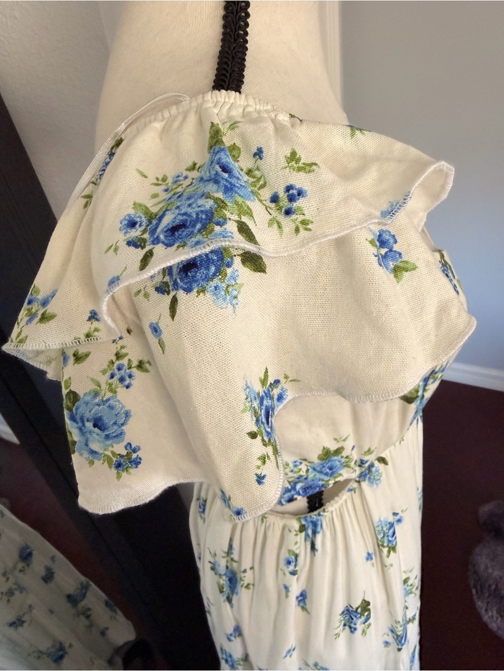 Altar’d State White Floral Ruffle Sleeve Midi Dress in Blue - Picture 8 of 9